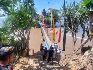 Momen Dekati Hari Raya Nyepi, Polres Malang Pengamanan Upacara Jalanidhipuja di Pantai Balekambang